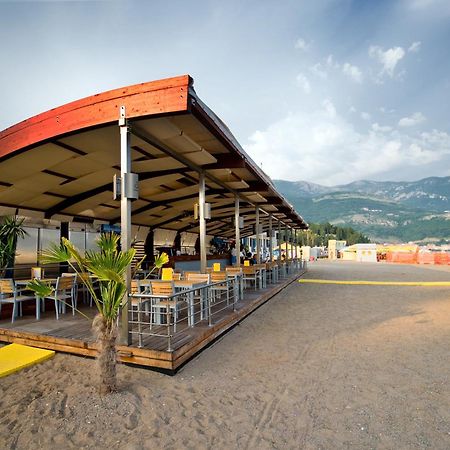 สเปลนดิด คอนเฟอร์เรนซ์ สปา รีสอร์ต Hotel บุดวา ภายนอก รูปภาพ The airport's restaurant