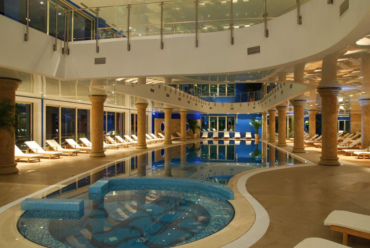 สเปลนดิด คอนเฟอร์เรนซ์ สปา รีสอร์ต Hotel บุดวา ภายนอก รูปภาพ The spa at the hotel