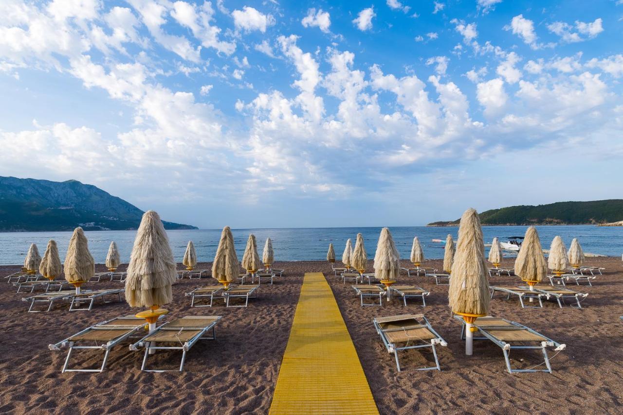 สเปลนดิด คอนเฟอร์เรนซ์ สปา รีสอร์ต Hotel บุดวา ภายนอก รูปภาพ Beach in Portonovo
