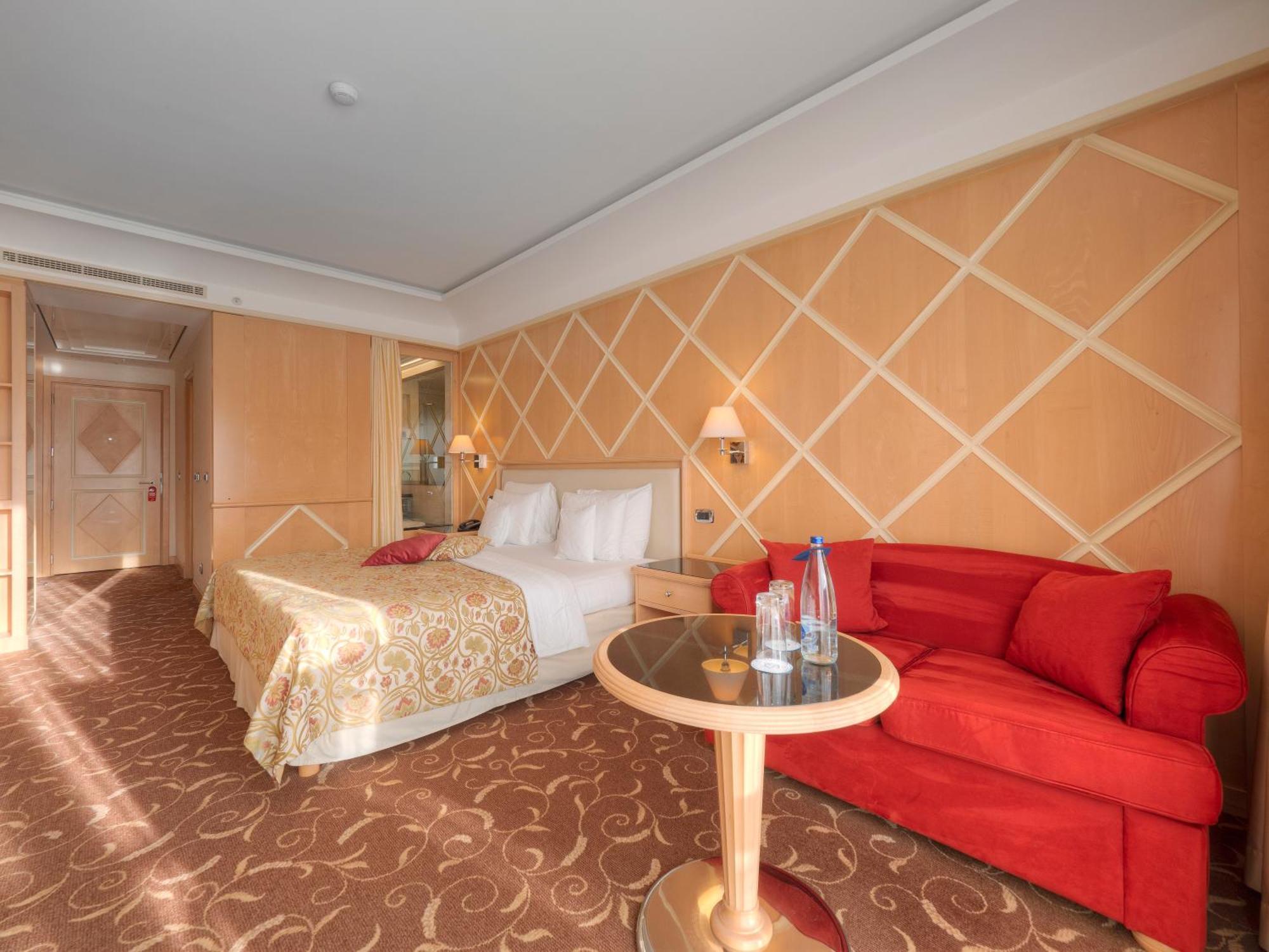 สเปลนดิด คอนเฟอร์เรนซ์ สปา รีสอร์ต Hotel บุดวา ห้อง รูปภาพ A room at the hotel