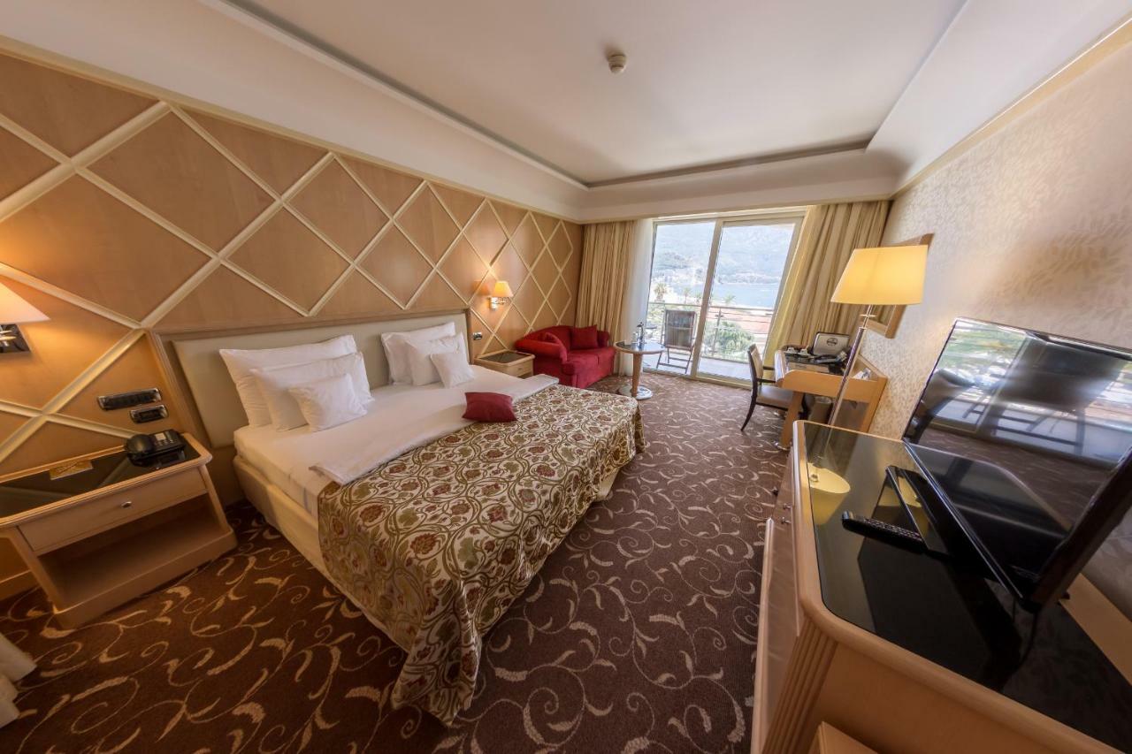 สเปลนดิด คอนเฟอร์เรนซ์ สปา รีสอร์ต Hotel บุดวา ภายนอก รูปภาพ A room at the hotel