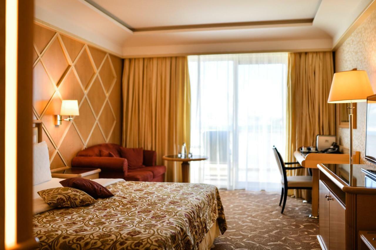 สเปลนดิด คอนเฟอร์เรนซ์ สปา รีสอร์ต Hotel บุดวา ภายนอก รูปภาพ A room at the hotel