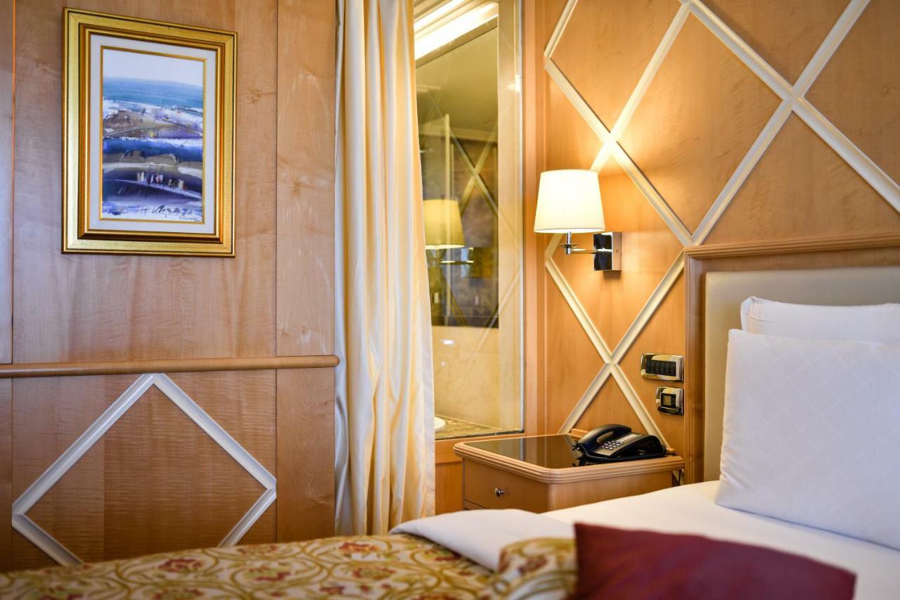 สเปลนดิด คอนเฟอร์เรนซ์ สปา รีสอร์ต Hotel บุดวา ภายนอก รูปภาพ A suite on board the Queen Mary 2